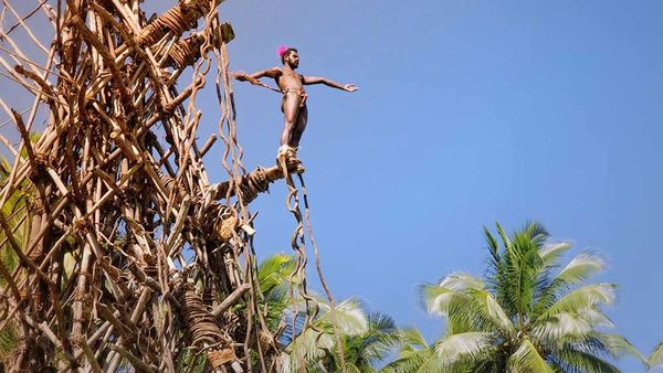 Facebook/Pentecost Island Vanuatu Südsee Land Diving via Focus-Art Photography