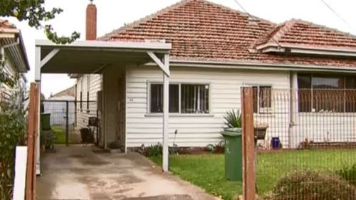 Police searched a tin shed at the back of a property in West Footscray. (9NEWS)
