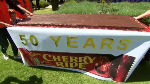 The nation's largest Cherry Ripe measures 1.8 metres. (9NEWS)