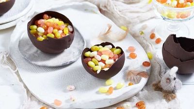 <a href="http://kitchen.nine.com.au/2017/04/07/15/08/jelly-belly-easter-smash-eggs" target="_top">Jelly Belly Easter smash eggs<br />
</a>