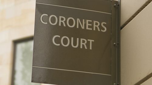 Police could not have stopped a man from taking a lethal dose of cyanide while they were arresting him, a coroner has found.