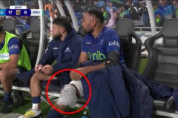 Patrick Tuipulotu sporting an ice pack on his kee in the Blues&#x27; quarter-final against the Drua.