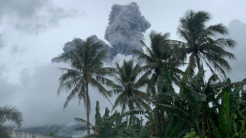 Mount Bulusan spewed ash and steam about a kilometer into the sky in a brief steam-driven explosion on Sunday, scattering ash in nearby villages and alarming residents, officials said. 