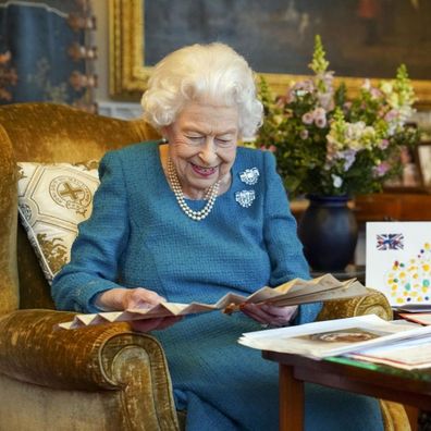 Queen Elizabeth views commemorative items ahead of Platinum Jubilee