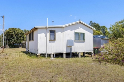 Why this simple 1960s beach home will sell for seven figures
