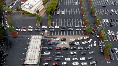 US national average retail gasoline prices rose above US $3 a gallon for the first time since 2014 last week, after a cyberattack shut operations at Colonial Pipeline, the main supply link for the East Coast.