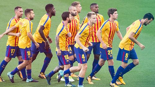 The Barcelona team wearing their training kit before the game. The training kit is the same as the Barcelona flag. (Twitter)