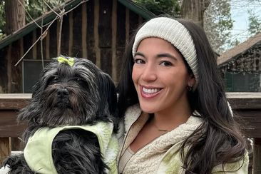 Chloe Chung, mistricks with her dog