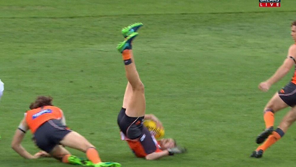 AFL 2017: GWS Giants' Aidan Corr knocked out after horrible fall against Collingwood Magpies