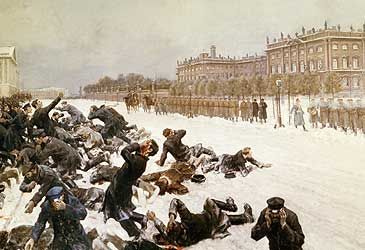 Which soldiers shot unarmed protestors in St Petersburg on Bloody Sunday 1905?