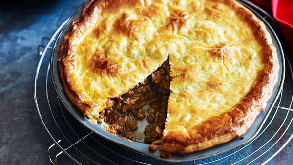 Beef and mushroom family pie