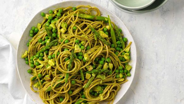 Avocado pesto pasta