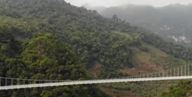 Vietnam glass-bottom bridge