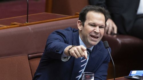 Senador Matt Canavan durante período de perguntas no Parlamento em Canberra na quinta-feira, 30 de outubro de 2025. fedpol Foto: Alex Ellinghausen