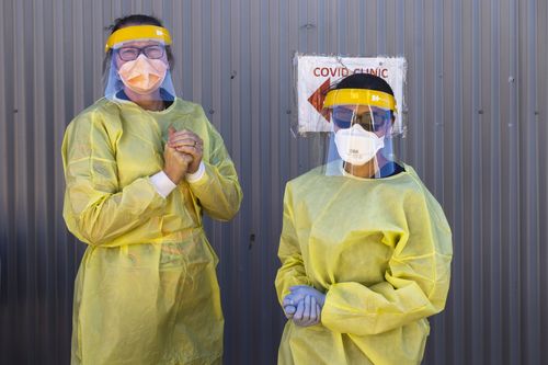 Health care workers are seen at a COVID-19 testing clinic on September 08, 2021 in Nyngan, NSW. (Photo by Jenny Evans/Getty Images)