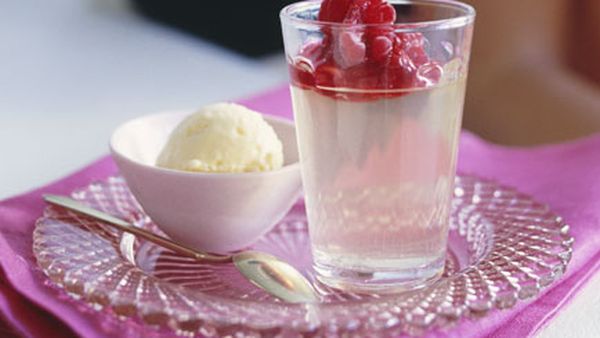 Champagne jellies with raspberries and Champagne ice-cream