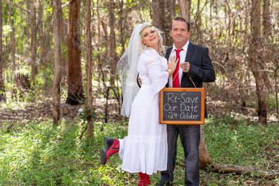 Couple do hilarious 'postponement' shoot after coronavirus cancels wedding 