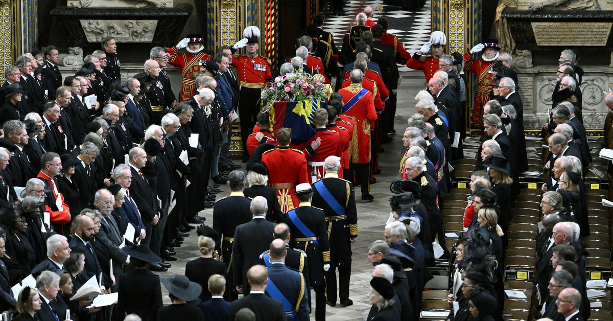 Live updates: Guests take seats for funeral; Westminster Abbey doors open; Queen's lying-in-state ends; Huge crowds gathering at Westminster, Windsor - 9News