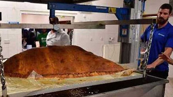 World's largest samosa