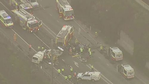 Crews are responding to a three-car smash in Horsley Park. (9NEWS)