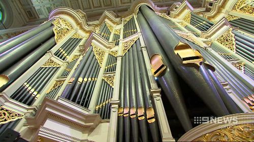The organ contains nearly 9000 pipes at its heart. (9NEWS)