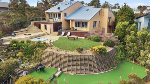 Sprawling five-bedroom Blue Mountains home with its own golf course could be yours 