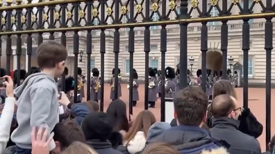 Queen's guards pay tribute to Meat Loaf outside Buckingham Palace