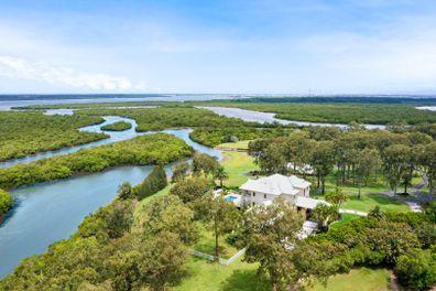 coomera estate where johnny depp severed finger gold coast house amber heard fight