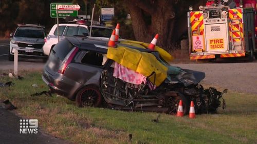 There are calls to lower the speed limit on a South Australian road after a man was killed and four people injured in a crash overnight.At about 6.30pm, police were called to Victor Harbor Road in Hindmarsh Valley after a Mitsubishi station wagon and a Ford truck towing a trailer collided.