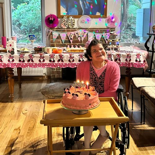 Jacqueline celebró su 60 cumpleaños con su familia en Australia el año pasado.