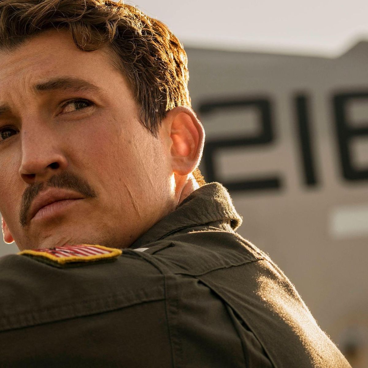Top Gun: Maverick resurrects the mustache trend we thought we left in the  '80s - 9Style