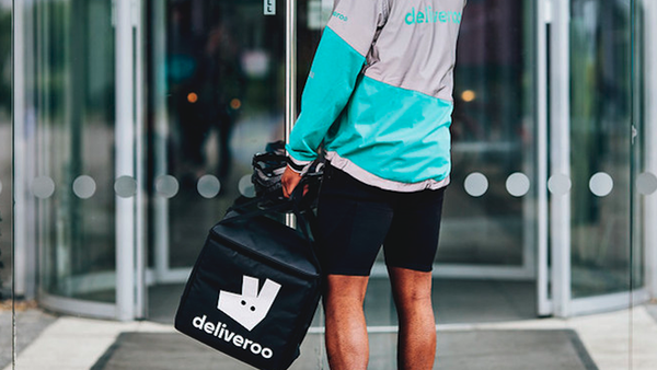 Deliveroo driver dropping off order