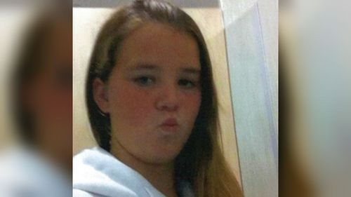Police ask public for help to find missing Melbourne teen