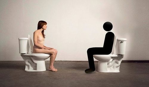 New York performance artist to mock modern art by sitting naked on toilet for two days