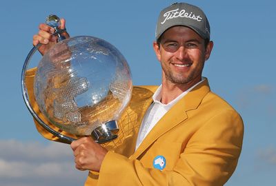 <b>Adam Scott has continued his amazing run of form, holding off a challenge from American Mark Kuchar to defend his Australian Masters title in Melbourne.</b><br/><br/>The battle with Vijay Singh fizzled early as the Fijian champion failed to fire. An electric opening nine from Kuchar saw him hit the lead only to crumble with a double bogey on the 18th.<br/><br/>Scott looks to Sydney for the Australian Open hoping to become only the second golfer ever after Robert Allenby to win the Australian trifecta in the one season. <br/><br/>(Getty Images)
