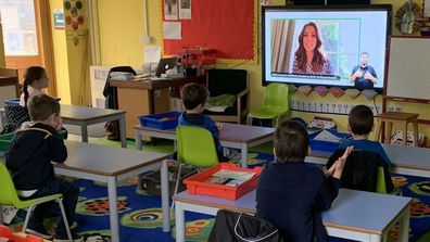 Kids watch Duchess of Cambridge school assembly 