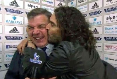 <b>West Ham United are on the way up in the English Premier League and no-one’s more happy than comedian Russell Brand.</b><br/><br/>West Ham pulled off the shock of the round after upsetting Manchester City and Hammers devotee Brand just couldn’t contain his excitement.<br/><br/>Invading Hammers boss Sam Allardyce’s interview, the star landed a number of kisses on the shocked coach before telling the reporter: “Give the man the credit he deserves!”<br/><br/>Check out the joyous moment and other weird, strange and just plain awkward interviews.
