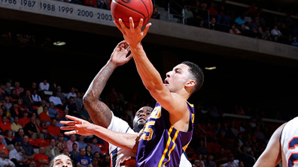 Simmons shows range in Tigers win