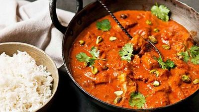 <strong>Zingy butter chicken curry</strong>