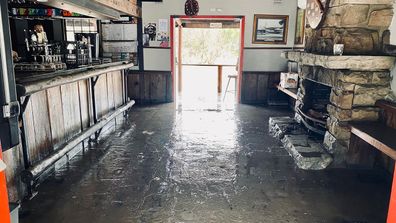 Flood clean up begins at Wollombi Tavern