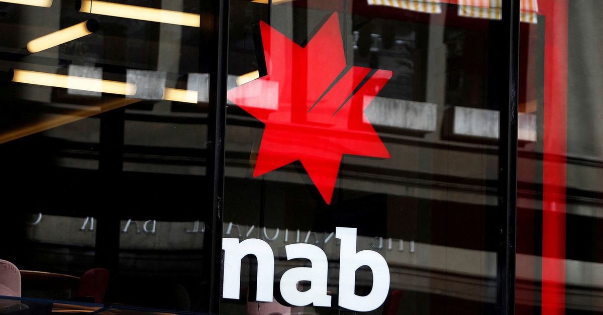 NAB slashes hundreds of roles, moves jobs overseas