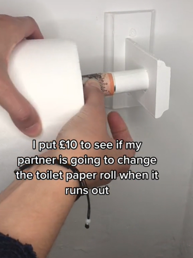 Woman's hilarious trick for boyfriend who never changes the loo roll