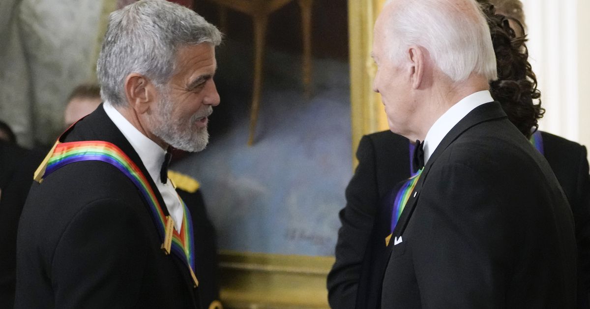 George Clooney požiadal prezidenta Joea Bidena, aby odstúpil