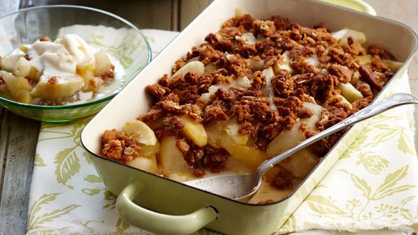 Apple, pear & Anzac biscuit crumble