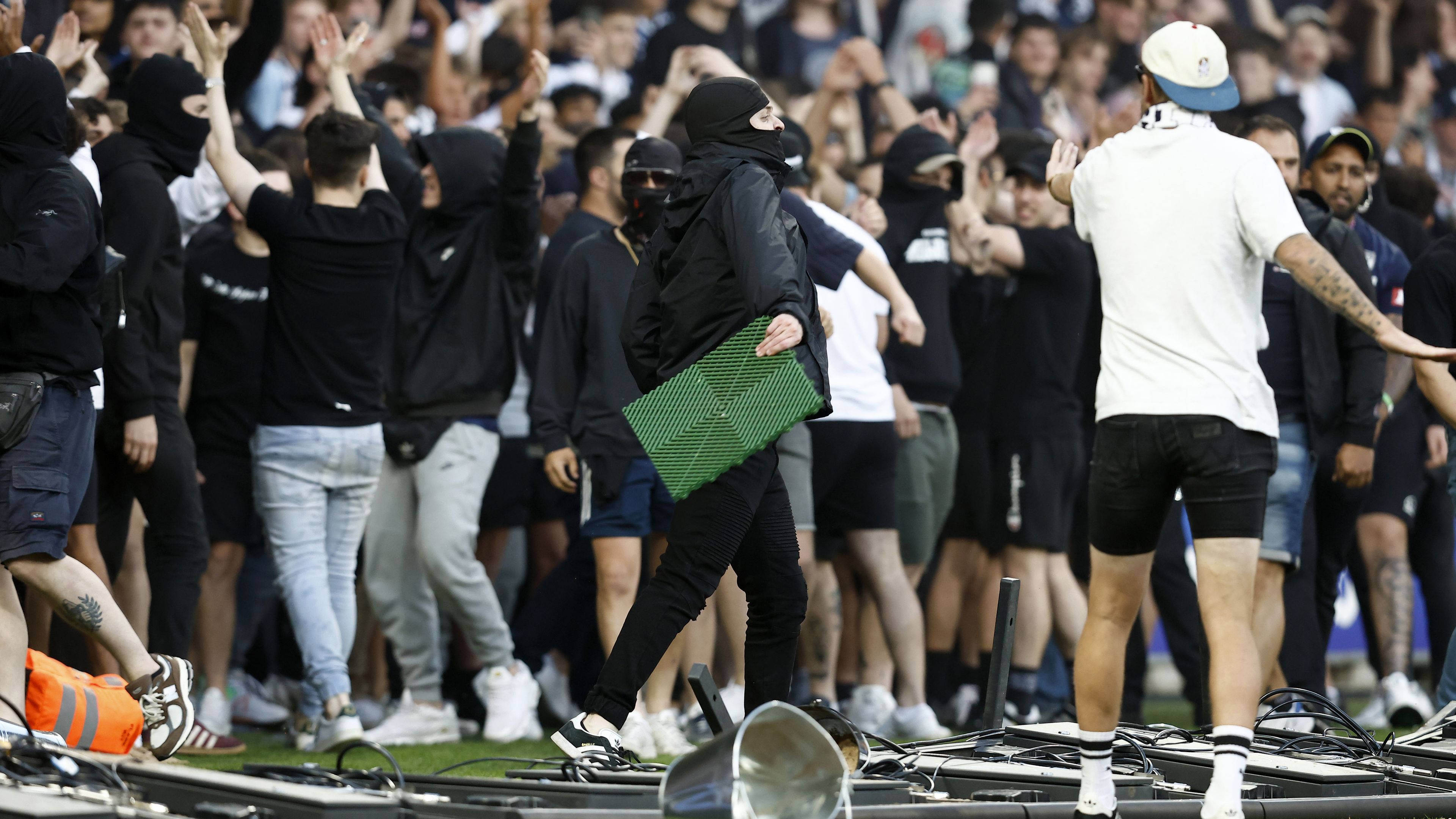 Brisbane Roar AVOID chaos of Melbourne derby as supporters stage HUGE  protest against A-League