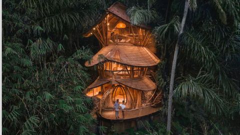 The extraordinary Aura House in Bali is available for short-stay renting Indonesia Airbnb rental hotel 