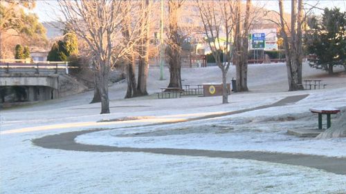 Winter wonderland in the Sunshine State: Queensland's southeast woke to very chilly minimums. (9NEWS)