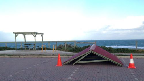 Strong wind gusts caused damage across Perth and the state's South West. (9NEWS)