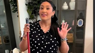 Former housekeeper Vanesa Amaro explains why we don't need brooms to clean