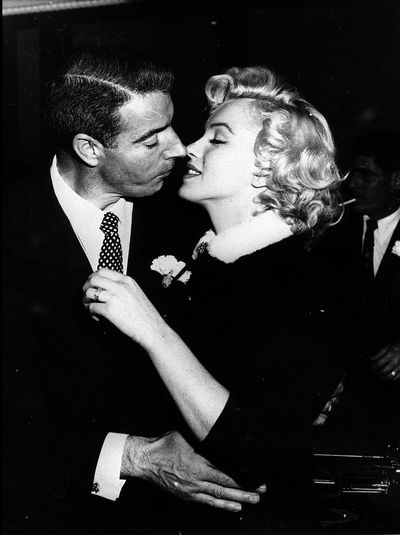 Marilyn marries Joe DiMaggio, 1954